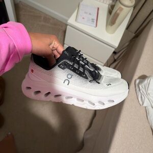 On running cloud tilt shoes - White/Black